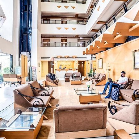 פונה Hotel Gandharva Shivajinagar מראה חיצוני תמונה