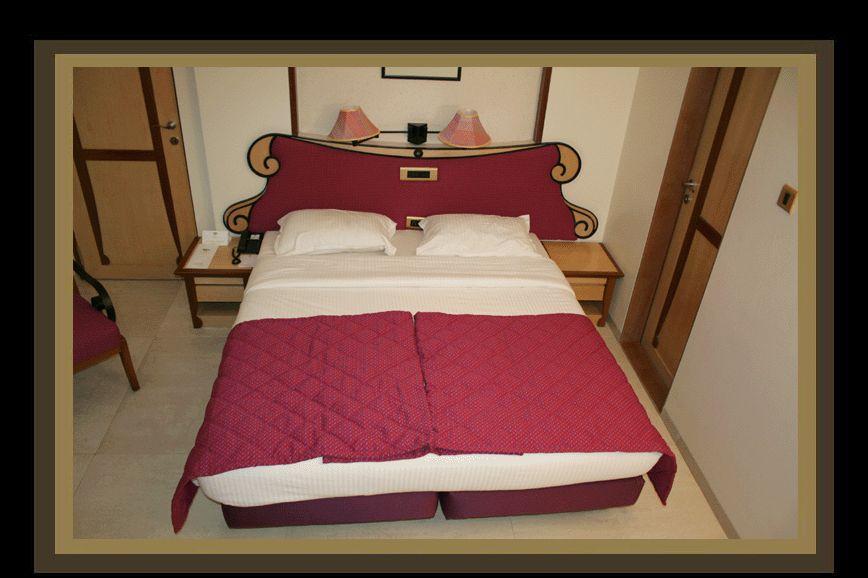 פונה Hotel Gandharva Shivajinagar מראה חיצוני תמונה