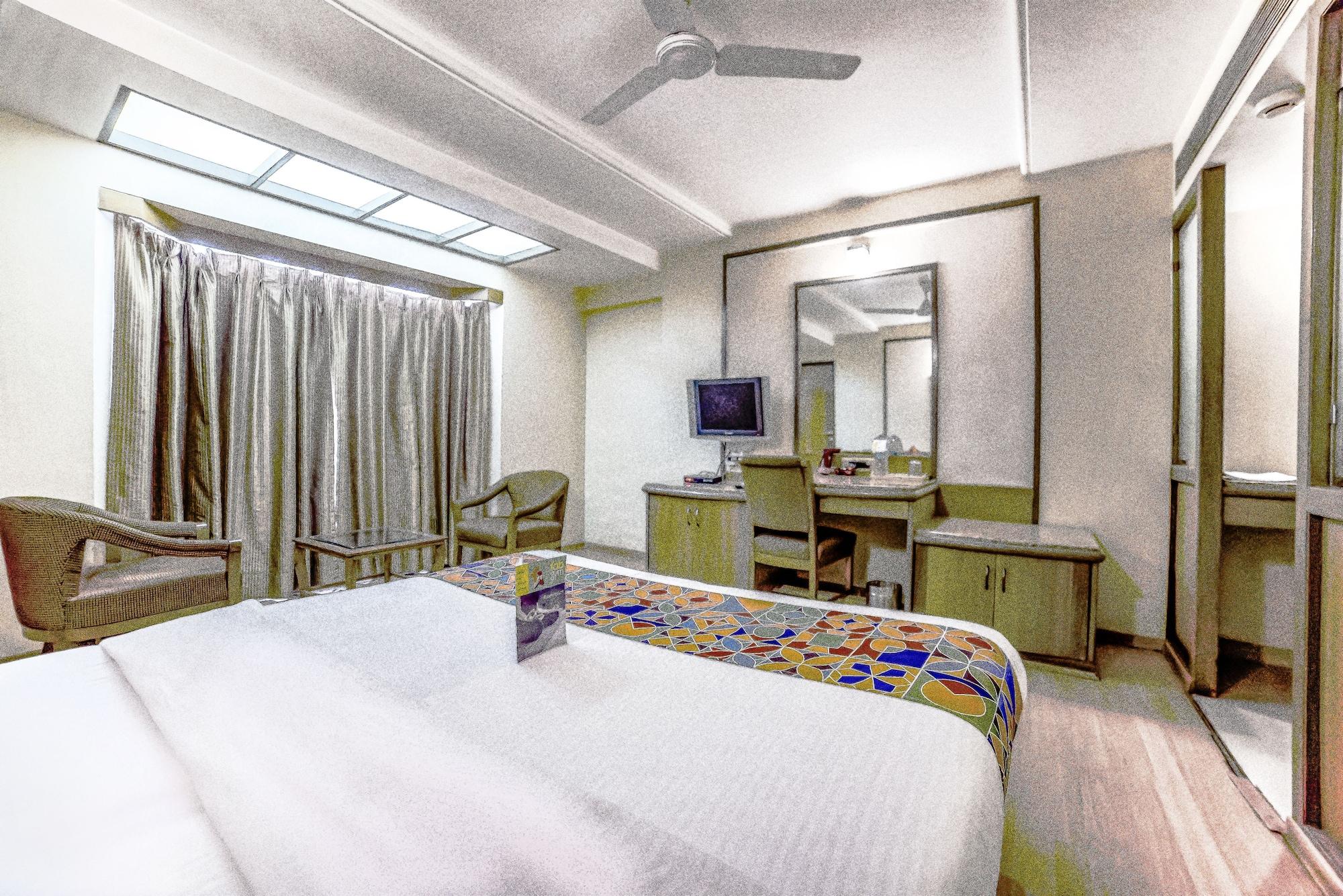 פונה Hotel Gandharva Shivajinagar מראה חיצוני תמונה