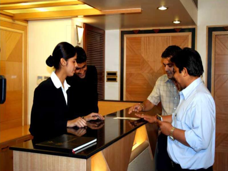 פונה Hotel Gandharva Shivajinagar מראה חיצוני תמונה